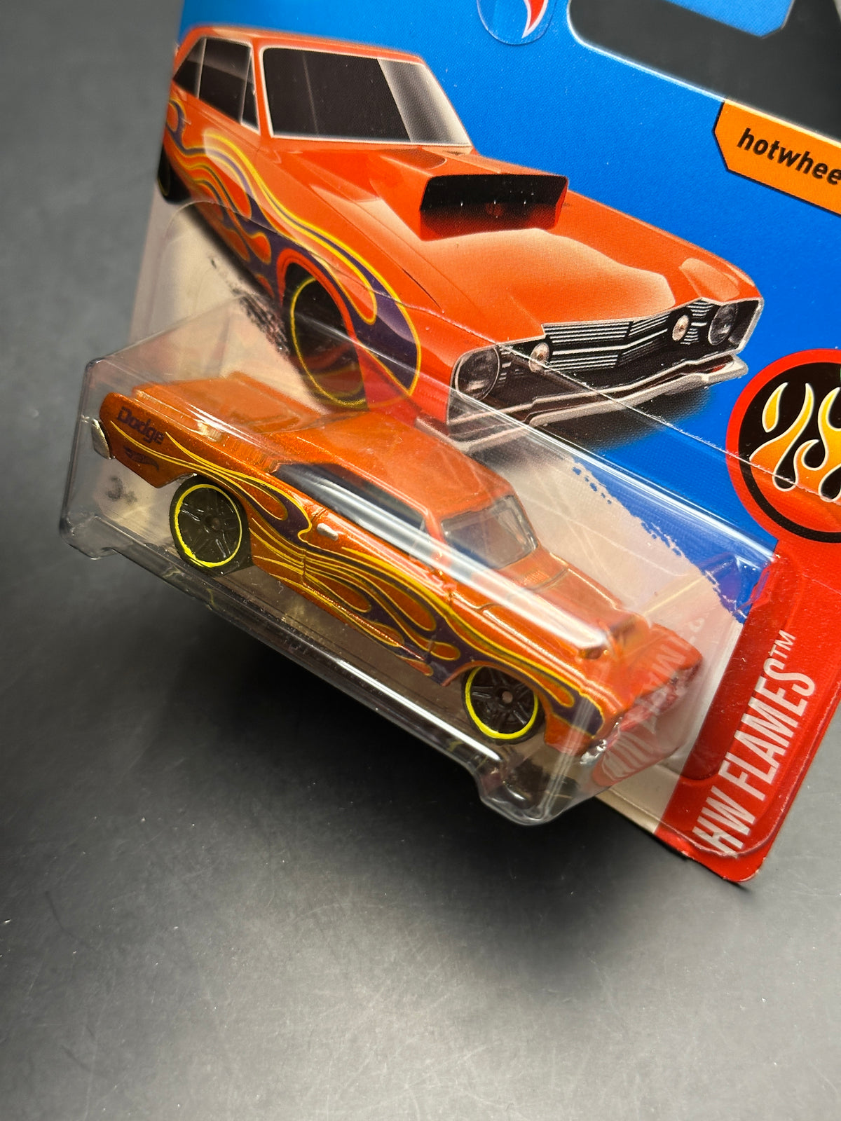 HOT WHEELS - 68 DODGE DART (2017) - HW FLAMES 8/10