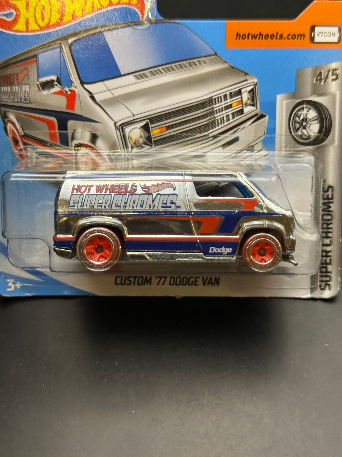 HOT WHEELS - CUSTOM 77 DODGE VAN (2019) - HW SUPER CHROMES 4/5