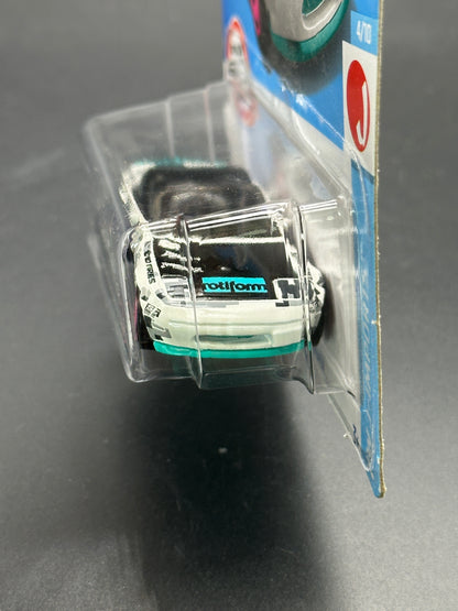HOT WHEELS - 91 MAZDA MX5 MIATA (2022) - MAD MIKE - HW J IMPORTS 4/10