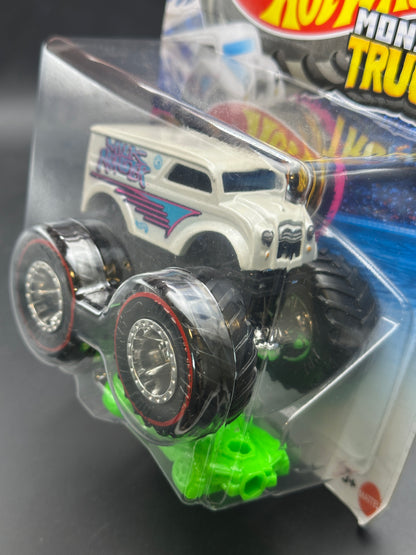 HOT WHEELS MONSTER TRUCKS - MILK MONSTER - TREASURE HUNT