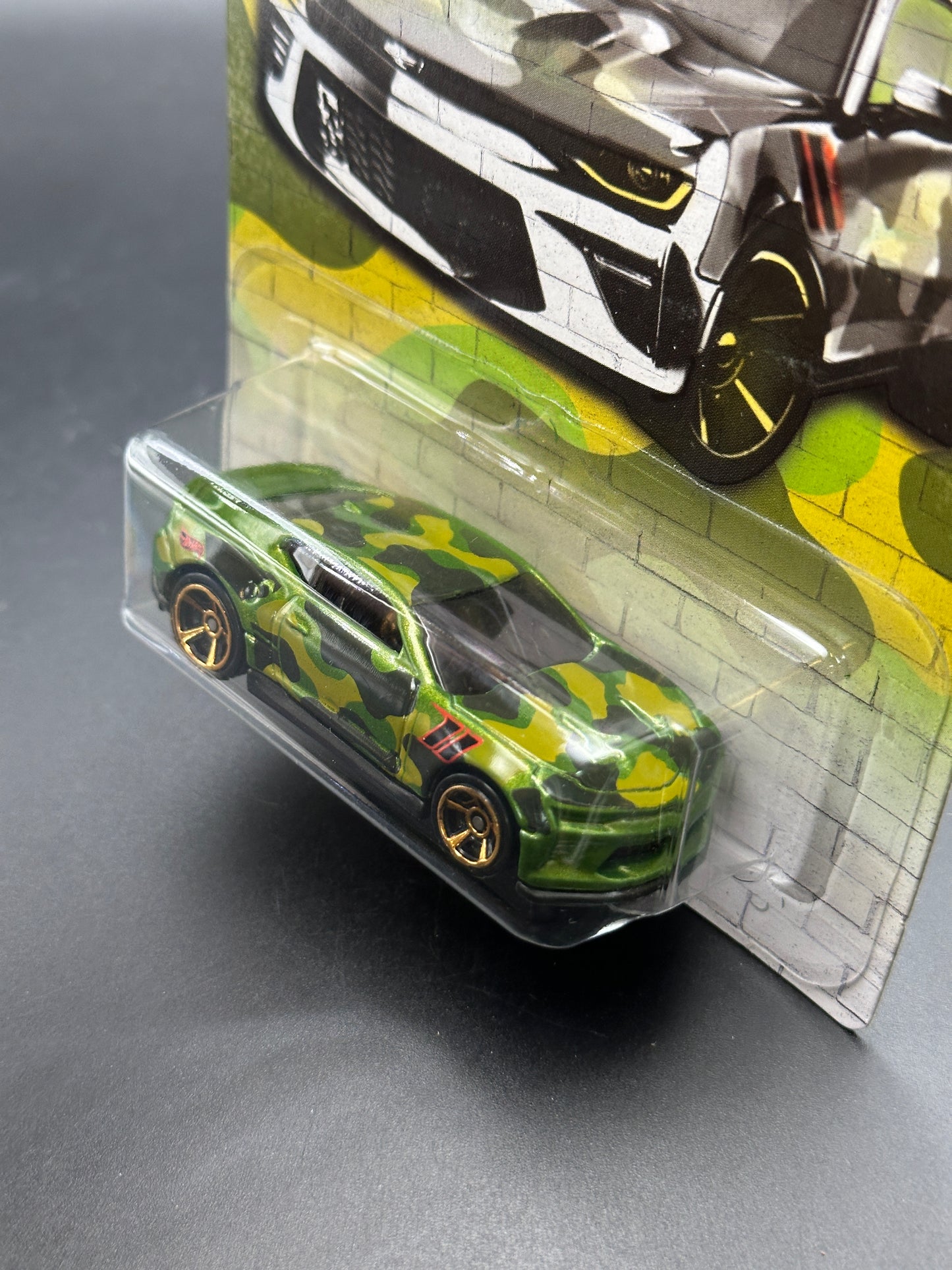 HOTWHEELS - 18 CAMARO SS (2020) - URBAN CAMOUFLAGE SERIES 4/5