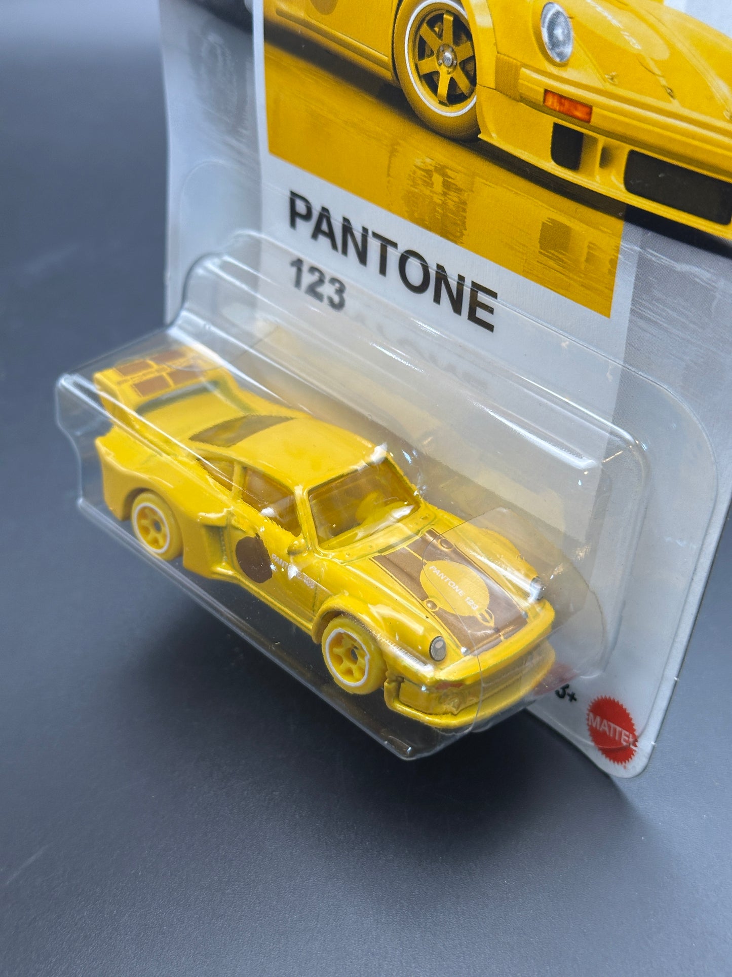 HOT WHEELS - PORSCHE 934/5 (2026) - HW PANTONE SERIES 6/6