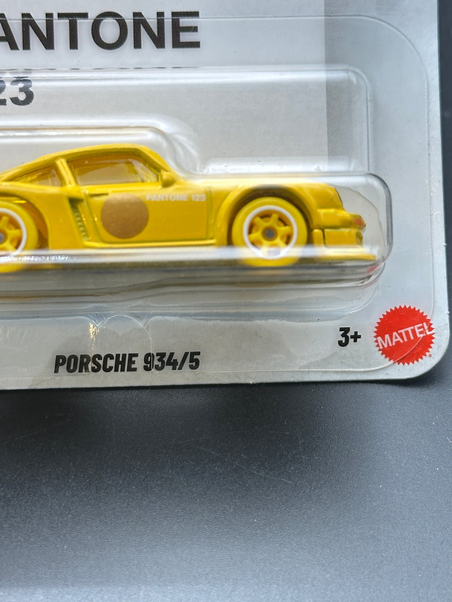 HOT WHEELS - PORSCHE 934/5 (2026) - HW PANTONE SERIES 6/6