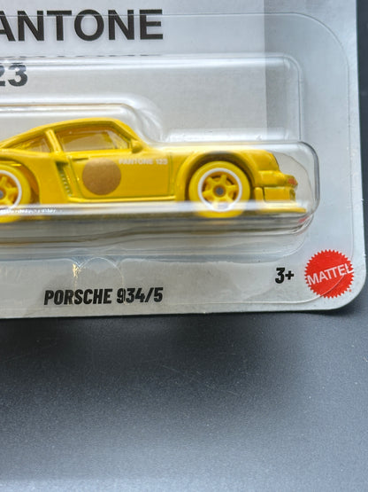 HOT WHEELS - PORSCHE 934/5 (2026) - HW PANTONE SERIES 6/6