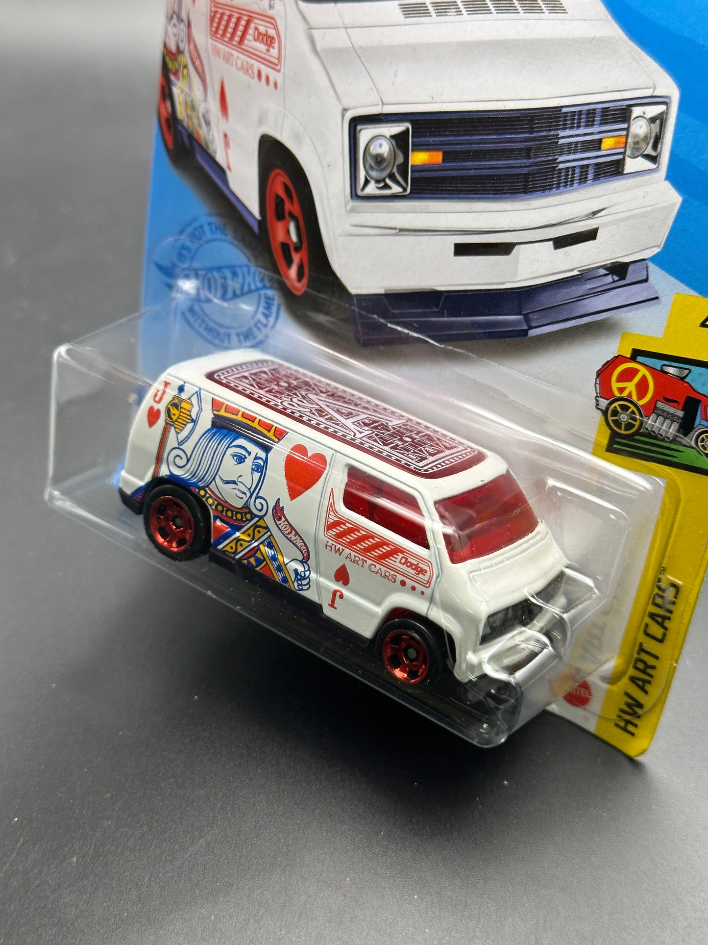 HOT WHEELS - CUSTOM 77 DODGE VAN - TREASURE HUNT (2021) - HW ART CARS 4/10