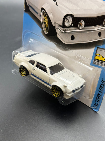 HOT WHEELS - CUSTOM FORD MAVERICK (2018) - HW FACTORY FRESH 4/10