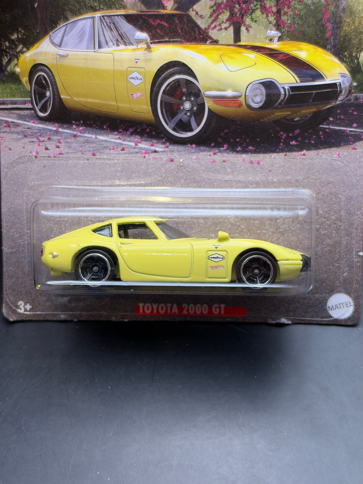HOT WHEELS - TOYOTA 2000 GT (2023) - SILVER SERIES - JAPANESE CLASSICS 4/5