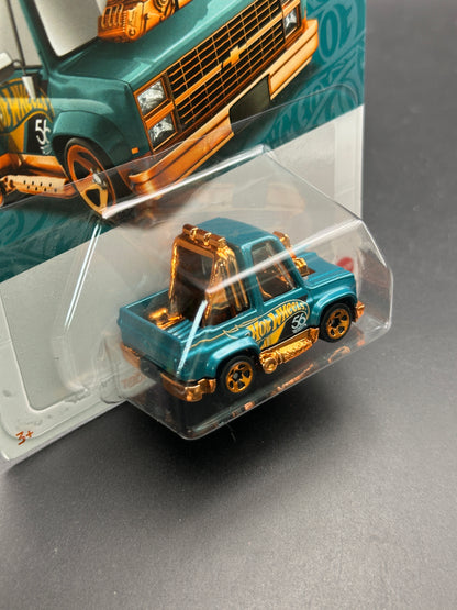 HOT WHEELS - TOON’D 83 CHEVY SILVERADO (2024) - 56th ANNIVERSARY 1/6