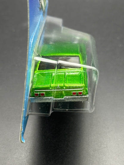 HOTWHEELS - 64 DODGE 330 (2024) - ULTRA HOTS 1/8