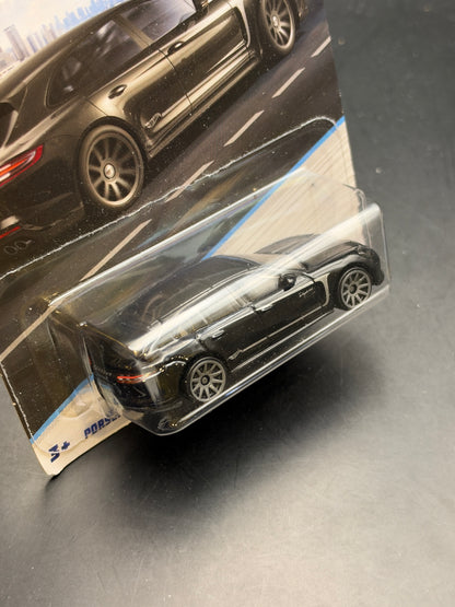HOT WHEELS - PORSCHE PANAMERA TURNO S E-HYBRID SPORT TURISMO (2022) - SILVER SERIES - LUXURY WAGONS SERIES 1/5