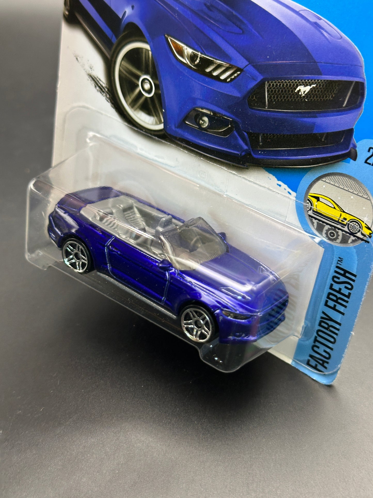 HOT WHEELS - 2015 FORD MUSTANG GT CONVERTIBLE (2017) - HW FACTORY FRESH 2/10