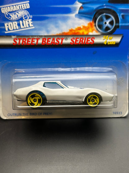 HOT WHEELS - CORVETTE STINGRAY (1997) - HW STREET BEAST SERIES 4/4