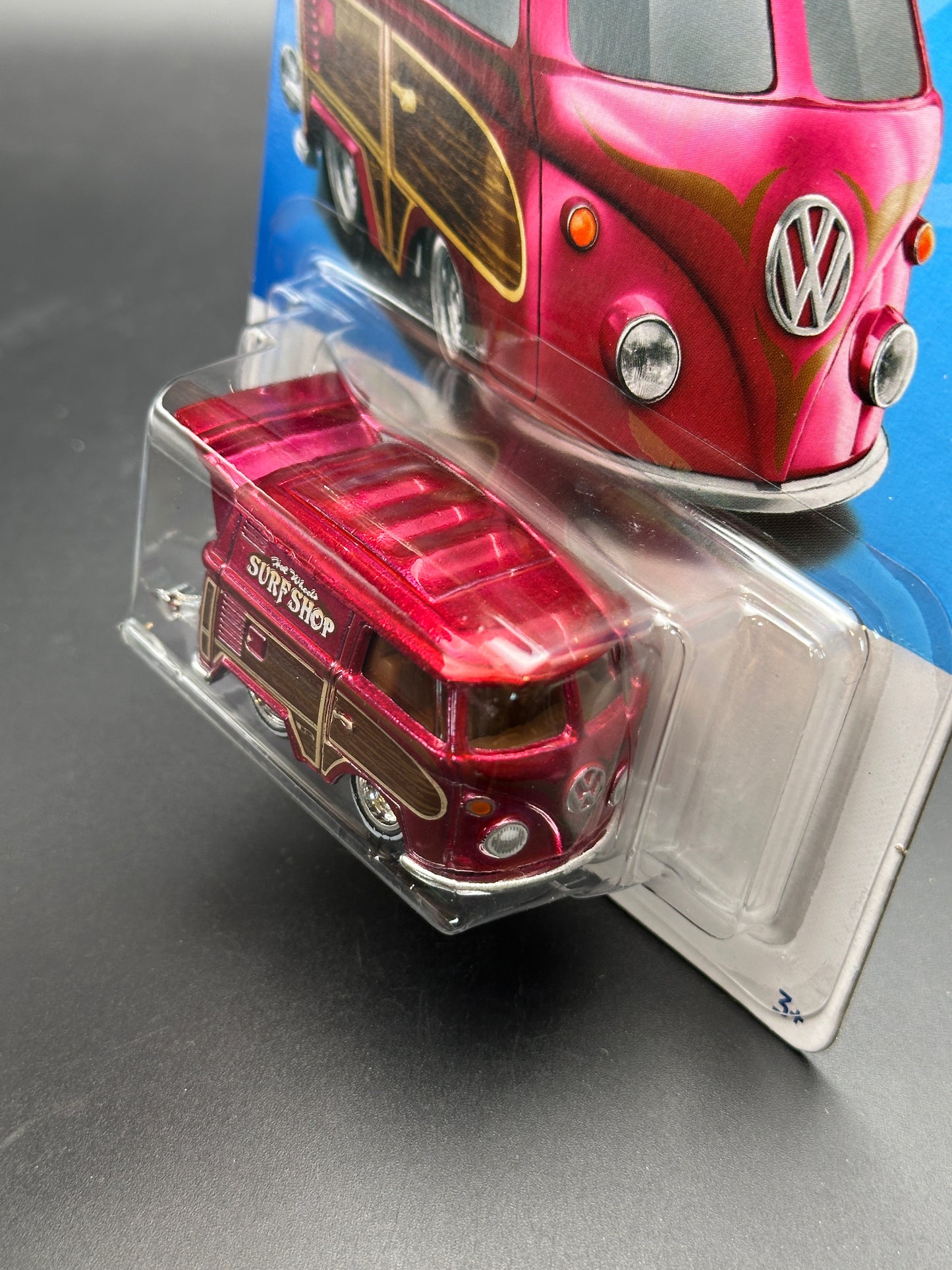 HOT WHEELS - KOOL KOMBI (2024) - HOT WHEELS LEGENDS TOUR EDITION