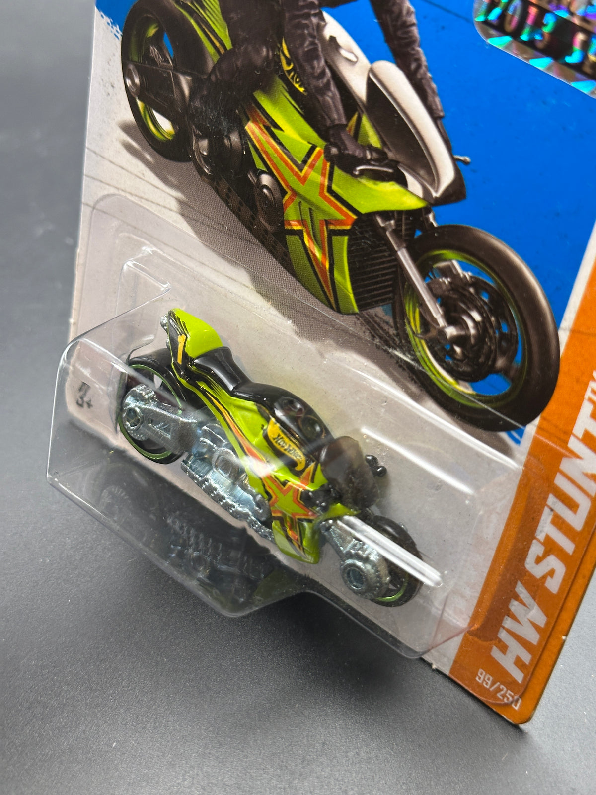 HOT WHEELS - CANYON CARVER (2013) - HW STUNT