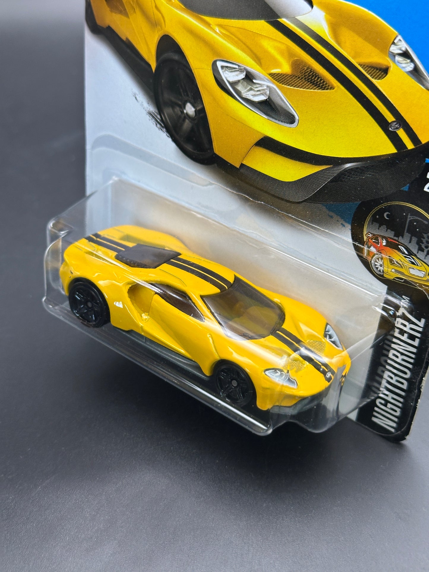 HOT WHEELS - 17 FORD GT - (2017) - HW NIGHTBURNERZ 2/10