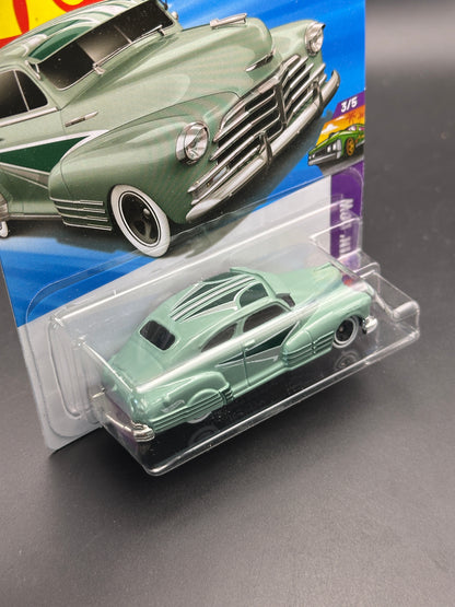 HOT WHEELS - 47 CHEVY FLEETLINE (2026) - HW LAYIN LOW 3/5