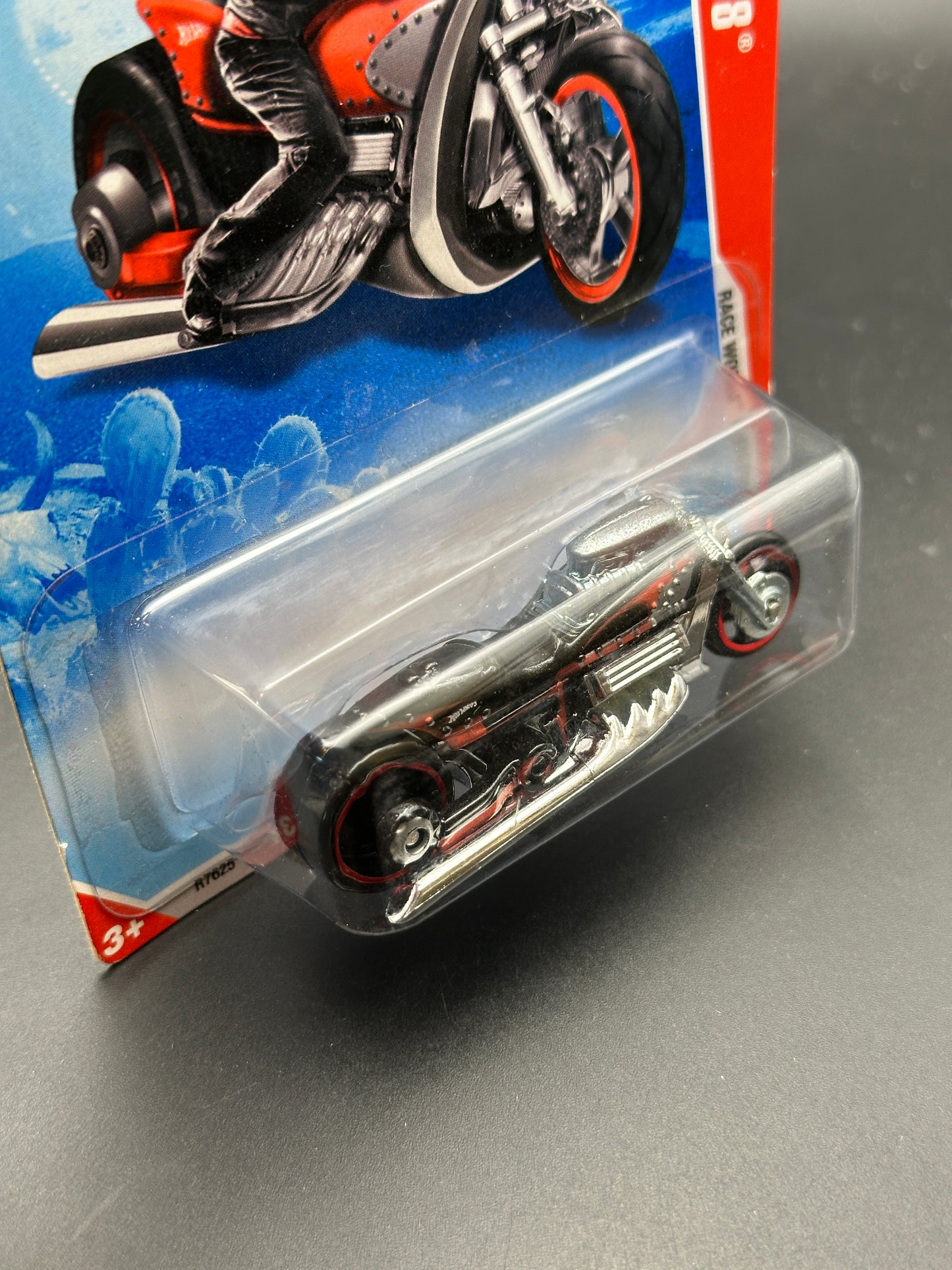 HOT WHEELS - AIRY 8 (2010) - HW RACE WORLD HIGHWAY 10 4/4