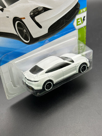 HOT WHEELS - PORSCHE TAYCAN TURBO S (2026) - HW EV 3/10