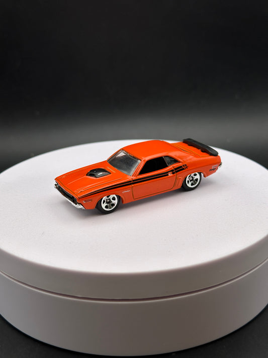HOT WHEELS - GREEN LANTERN: 71 DODGE CHALLENGER (2011) - MAINLINE - LOOSE