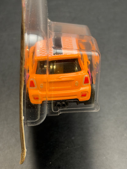 HOT WHEELS - MINI COOPER S CHALLENGE (2025) - NEON SPEEDERS SERIES 5/8