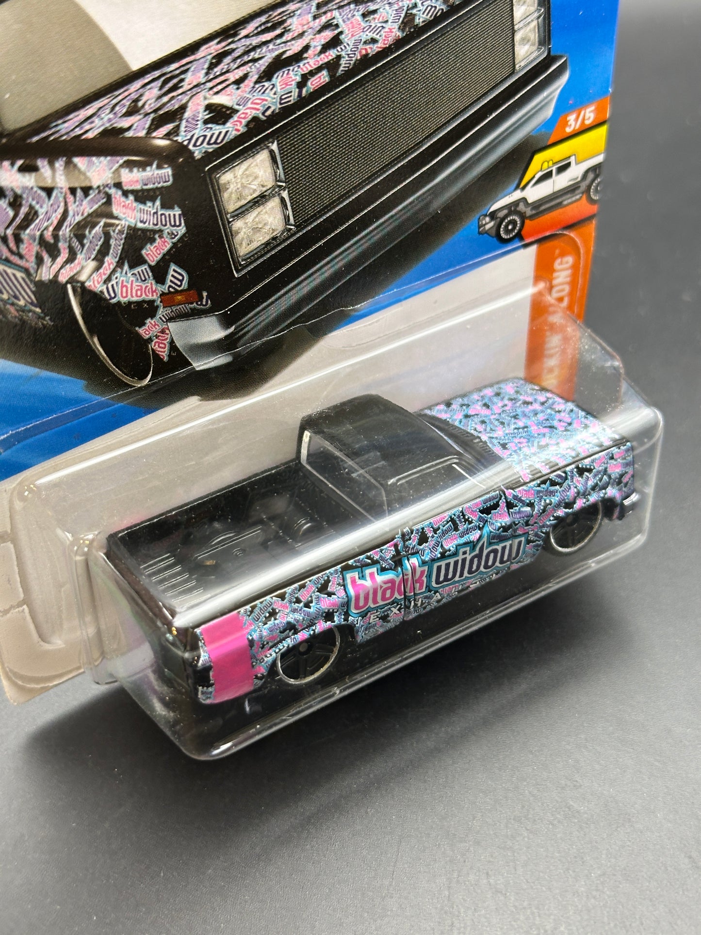 HOT WHEELS - 83 CHEVY SILVERADO (2026) - HW TRUCKIN ALONG 3/5