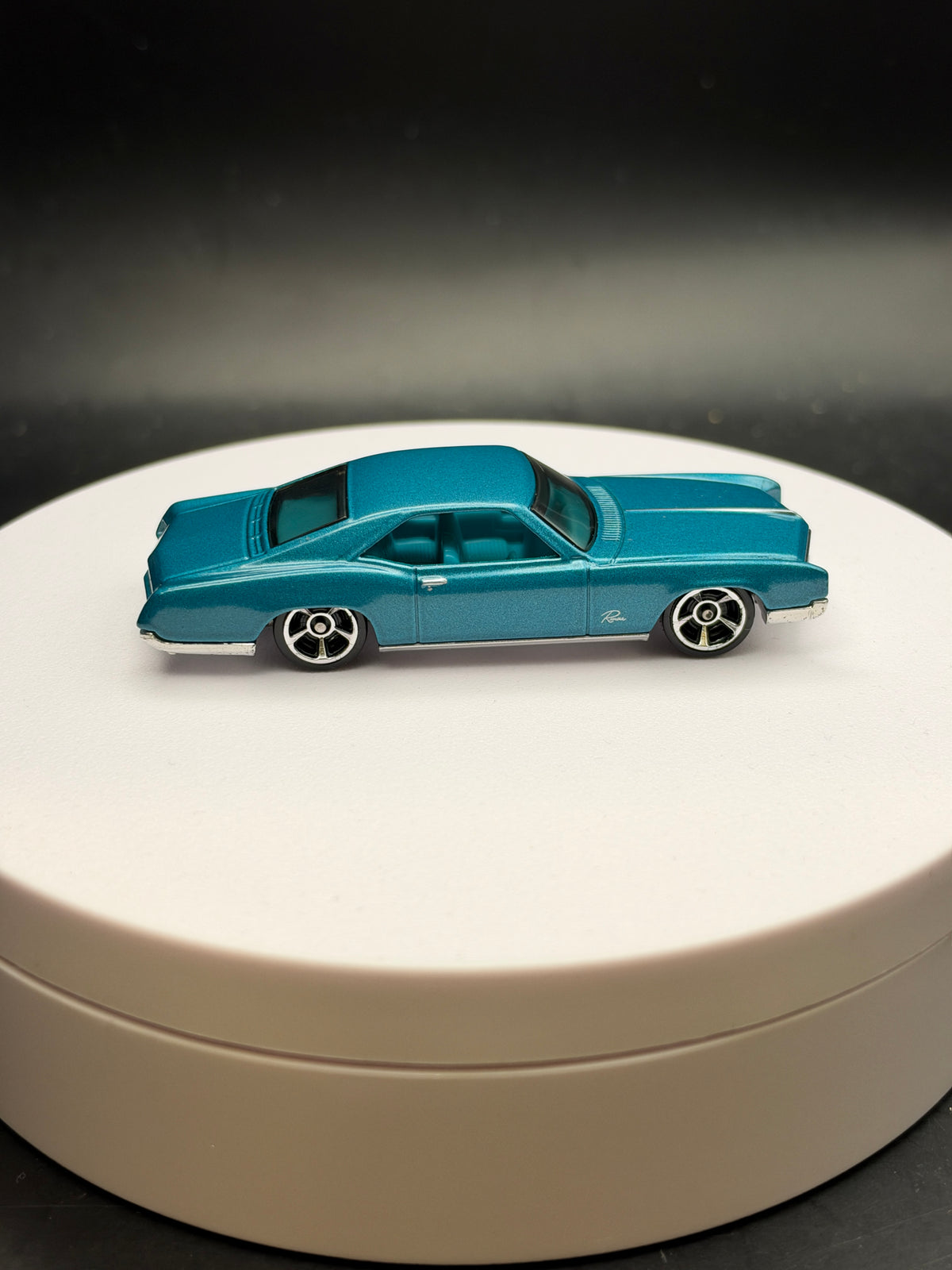 HOT WHEELS - 66 BUICK RIVIERA (2025) - HW MODIFIED 2/5 - LOOSE
