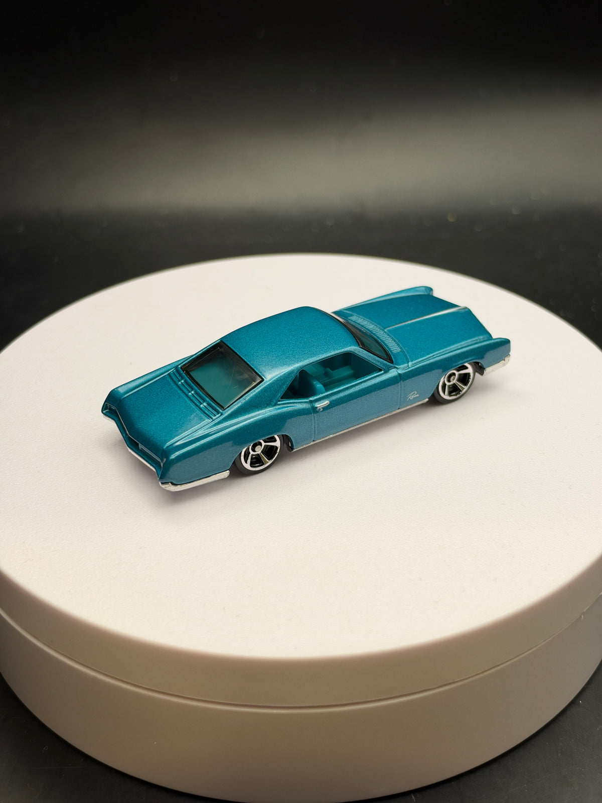 HOT WHEELS - 66 BUICK RIVIERA (2025) - HW MODIFIED 2/5 - LOOSE