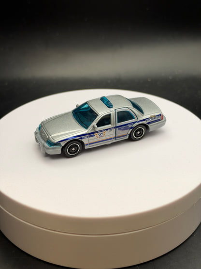 MATCHBOX - 2006 FORD CROWN VICTORIA - DIECAST - LOOSE