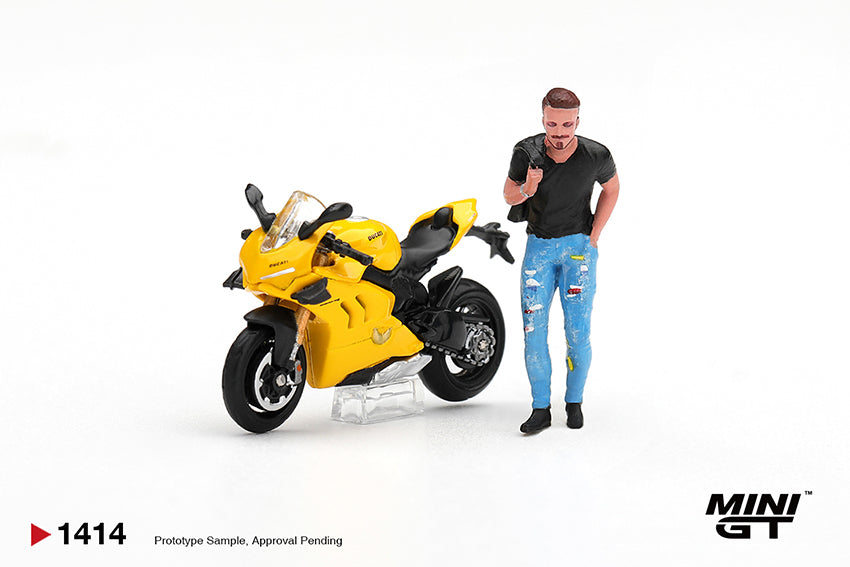 PRE-ORDER DEADLINE: OCTOBER 21 - MINI GT - DUCATI PANIGALE V4 S GIALLO W/ FIGURE - EST ARRIVAL MAY 2027 - STANDARD BOX